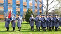 Policjanci na obchodach 76. Rocznicy Zbrodni Katyńskiej
